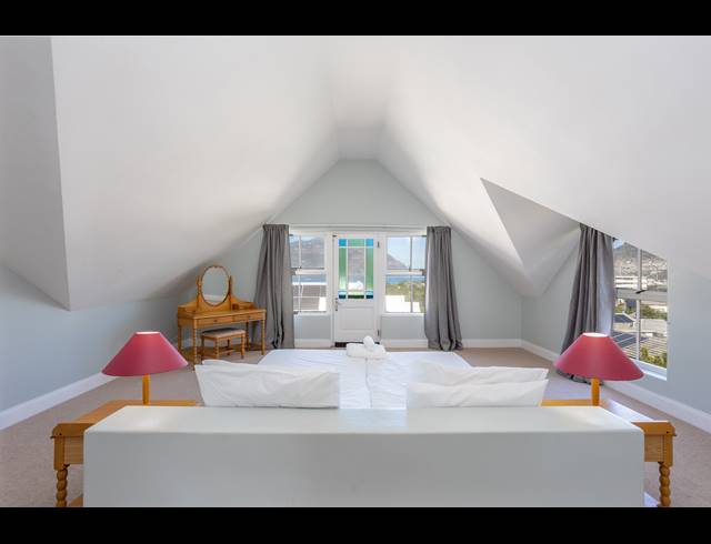 3 BEDROOM APARTMENT TO LET IN HOUT BAY CENTRAL
